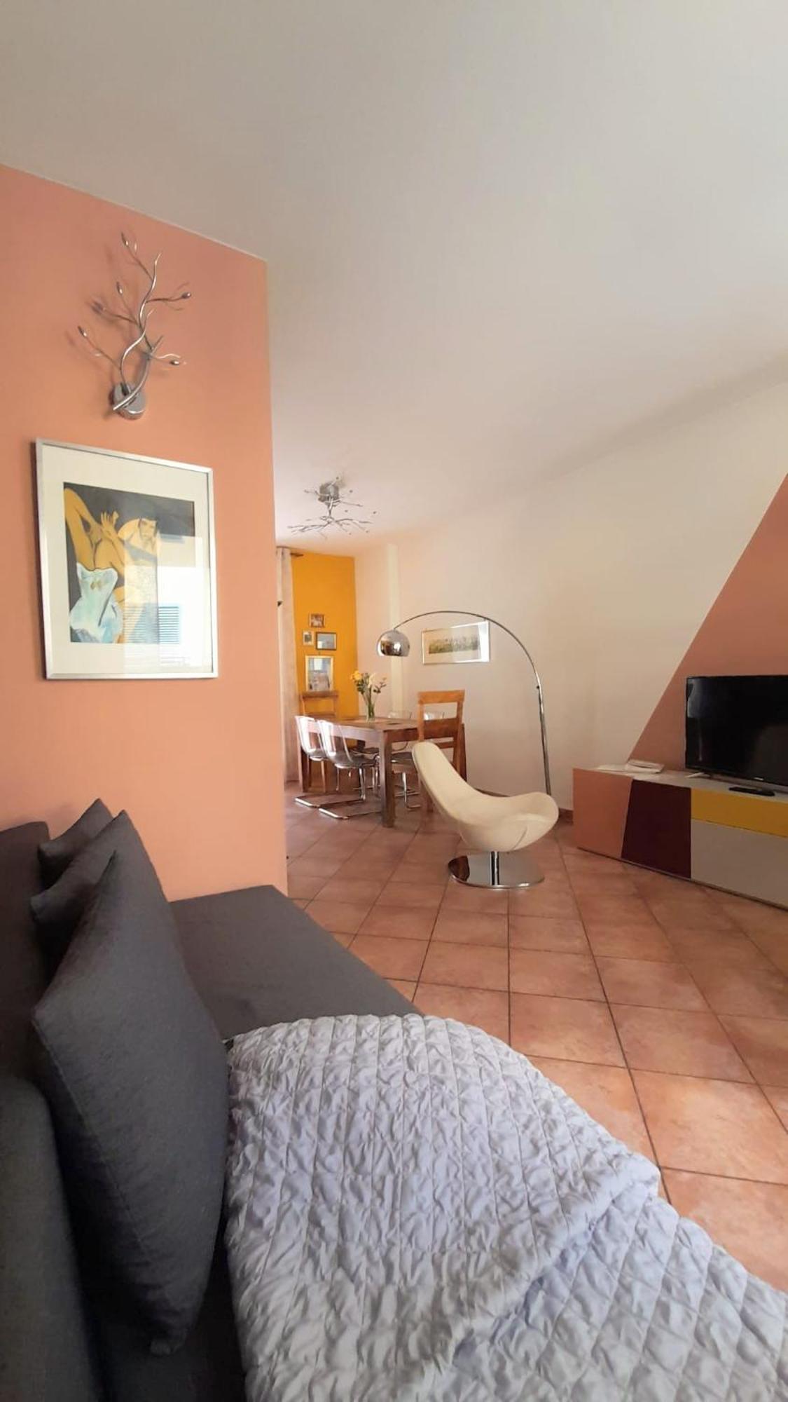 House Nubia, San Frediano, Near Ponte Vecchio, With Free Private Parking Lot Apartment